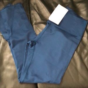 Fabletics High-Waisted Capri Legging - Size Small